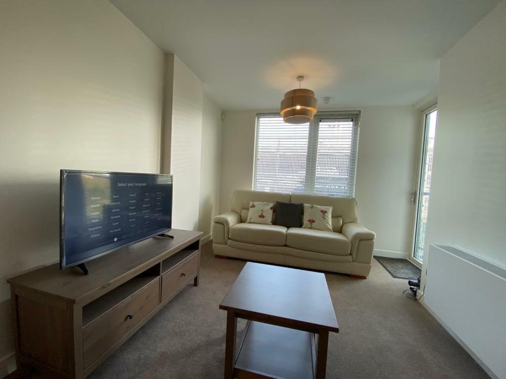 Central Milton Keynes Hub One Bedroom Secured Apartment المظهر الخارجي الصورة
