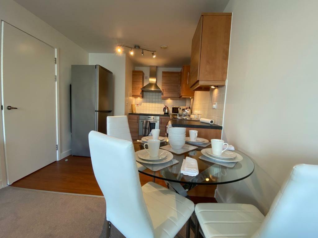 Central Milton Keynes Hub One Bedroom Secured Apartment المظهر الخارجي الصورة